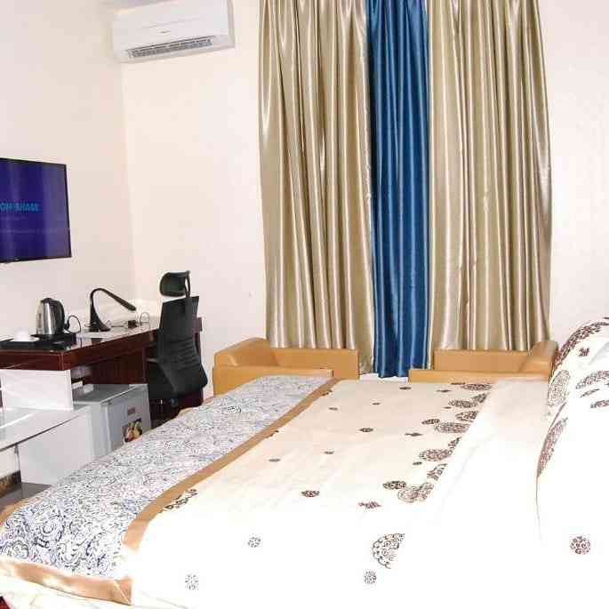 Cirenes Hotel Abakaliki